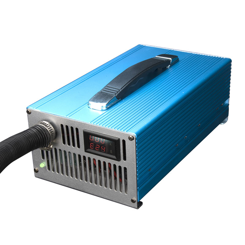 1800W バッテリー充電器