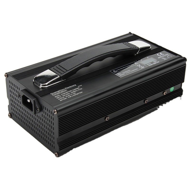 800W バッテリー充電器を使用する主な利点は何ですか