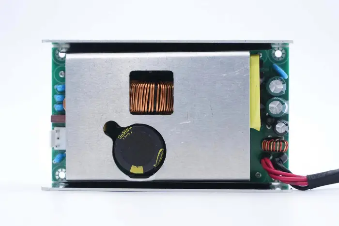 新製品 300W GaN電源