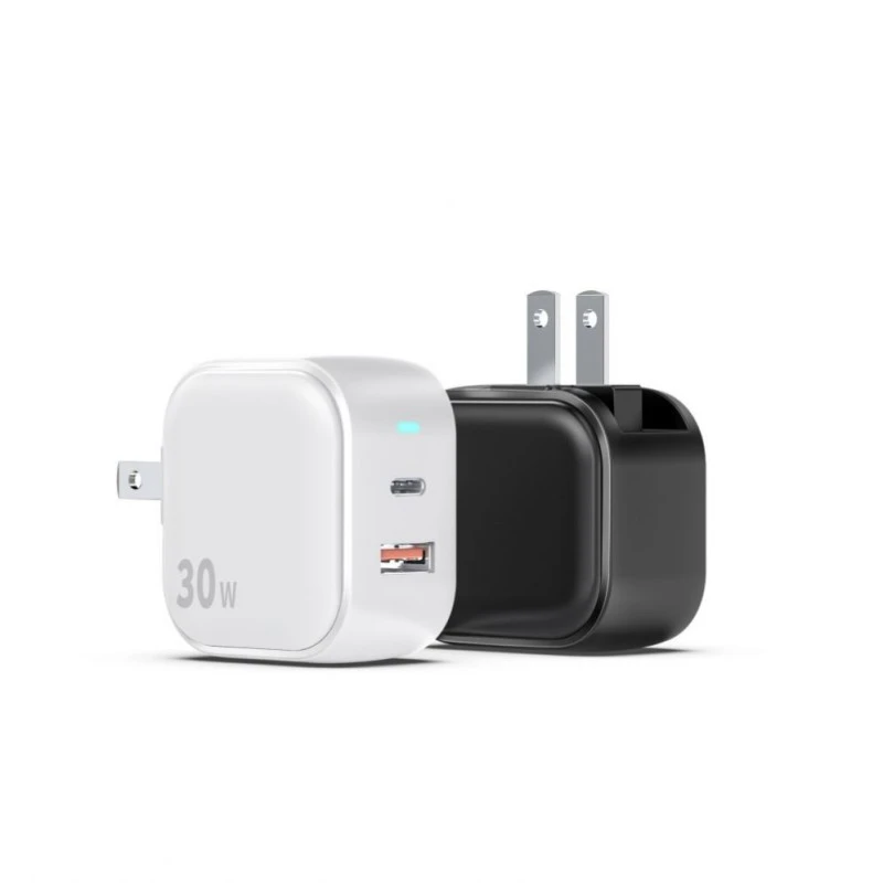 USB-A および USB-C 付き 30WPD 急速充電器